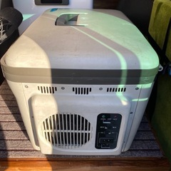 ポータブル冷蔵庫の画像