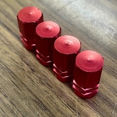 エアバルブキャップ 4個セット 未使用品 レッド