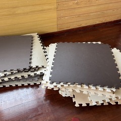 0円　大判ジョイントマット　バランスボール