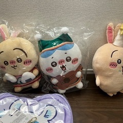 ちいかわ　ぬいぐるみ3つ　小物入れ　キーホルダーの画像