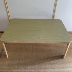 テーブル