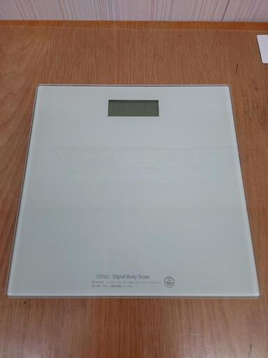 ☆デジタル体重計 HBK-T100-W  2019年製
