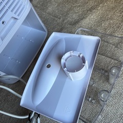 【決まりました】コンパクト除湿機ホワイト　美品の画像