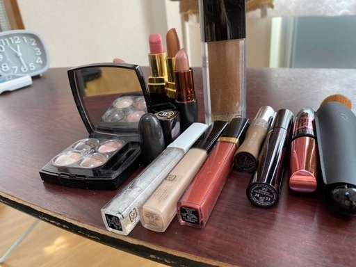 シャネル、ファンデーション、口紅コーンシーラー、まゆブロウ、マスカラ、グロス、アイシャドウブラシ、シャネルボディミスト、シャネルオードウバルファム香水まとめ売り宇都宮市内のお取り引きです❗️