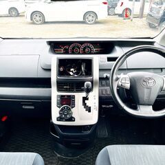 全国自社ローン＃ＭＹＮＥＯオートローン　トヨタ ヴォクシー2.0 ZS 4WD　函館店舗　自社ローン　リース　自己破産　債務整理　自己破産　他社お断りの方の画像