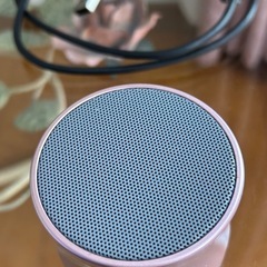 ブルートゥーススピーカー　Bluetooth シルバーピンク　KS01充電コードの画像