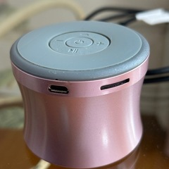 ブルートゥーススピーカー　Bluetooth シルバーピンク　KS01充電コードの画像