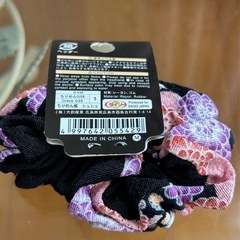 シュシュ　ちりめん風柄　新品未使用の画像
