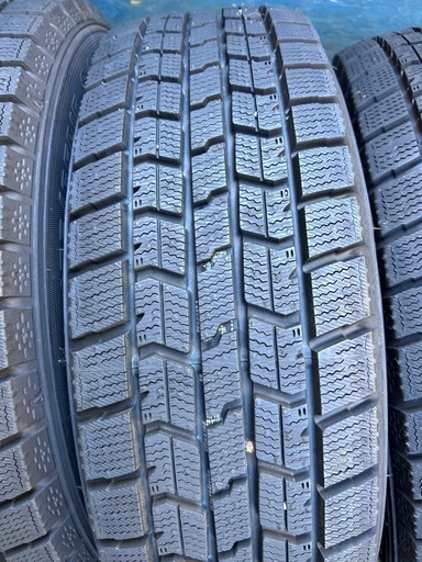 スタッドレスタイヤ、ホイール