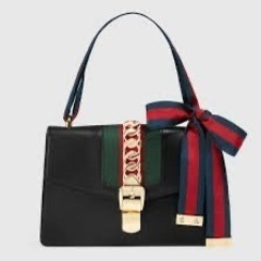 gucci バッグ シルヴィ