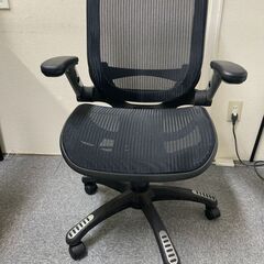 座面・背もたれメッシュ素材のオフィスチェアA