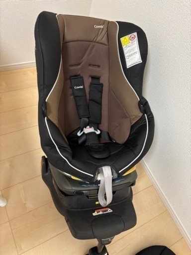 combi  回転式　チャイルドシート　ベビー　新生児