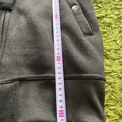 🌸500円商品✖️3点で1000円 に❣️ GU ジーユー　フルジップニット　アウター　裏ボア　ハイネック　カーキ　Sサイズの画像