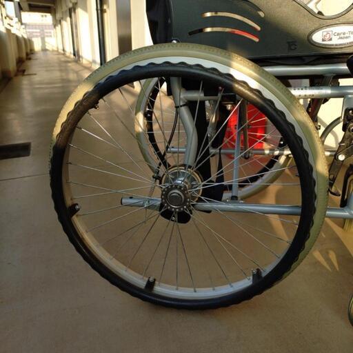 自走式車いす 超軽量　NA-L8α ノーパンクタイヤ 車イス 車椅子 日進医療器】超軽量自走式車椅子 NA-L8α Aパッケージ ｜車いすの格安