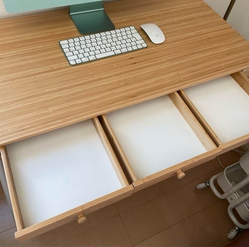 IKEAデスク　リルオーセン