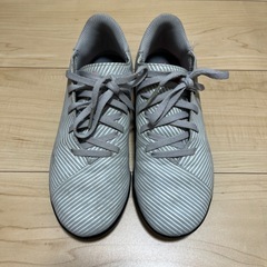 adidas サッカーシューズ　22cm