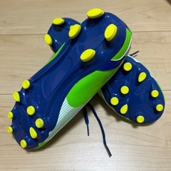 未使用　PUMAサッカーシューズ22cmの画像
