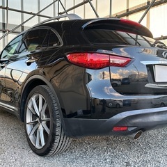 H23年式　インフィニティ　FX35　13万キロ　ＤＸツーリングパッケージ　サンルーフ　キルト柄黒革シート　Ｇｉａｎｅｌｌｅ２２インチＡＷ　ウッドインテリア　ＢＯＳＥサウンド　カロッツェリアＨＤＤナビ　シートエアコン　ＣＡＲＦＡＸ・記録簿完備の画像