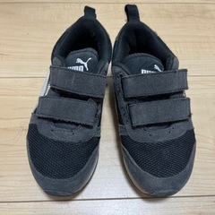 PUMAスニーカー　17cm
