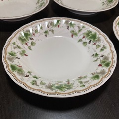 【新品未使用】ぶどう柄の中深皿×5枚　メーカー不明　箱無し　20cmの画像