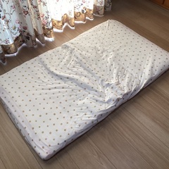 ベビー布団、マット+掛け布団の画像