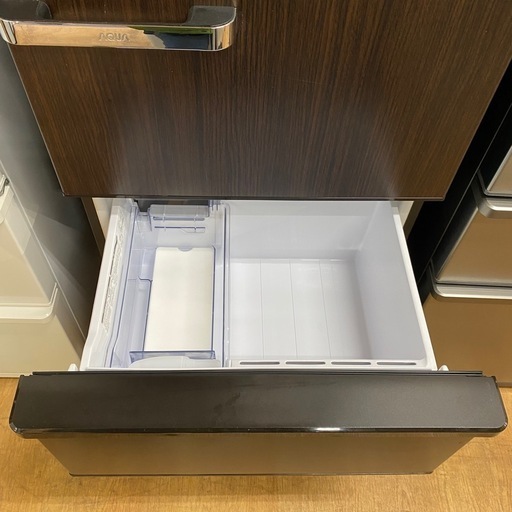 8028 AQUA アクア 3ドア冷凍冷蔵庫 272L 冷蔵222L 冷凍50L 2021年製 AQR-SV27K 配達可能 8028 AQUA アクア 3ドア冷凍冷蔵庫 272L 冷蔵222L 冷凍50L 2021年製
