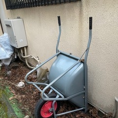 ネコ車　
手押し車の画像