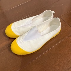 体育館シューズ　21cm