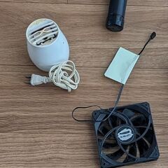 【不用品一斉処分】懐中電灯、温度計、鉢植えなどの画像