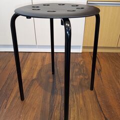 IKEA　丸椅子　ブラック　サイズ（約）幅４０×奥４０×高４５　...