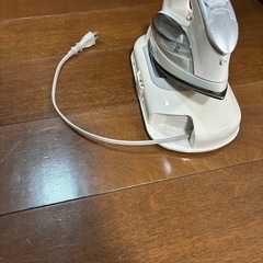 アイロン　日本製　スティーム付き　商品名　NI-CL603 National の画像