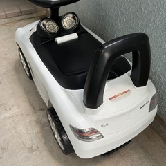 子ども用　おもちゃ　メルセデスベンツ　SLS AMG ホワイト　中古の画像