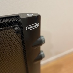 デロンギ(DeLonghi) マイカパネルヒーター ブラック 2~6畳 HMP900J-Bの画像