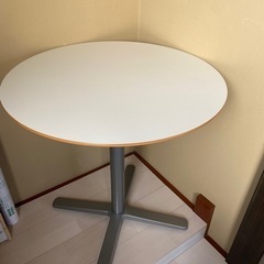 テーブル