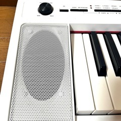 YAMAHA電子ピアノ　白の画像