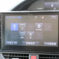 トヨタ　エスクァイア　ハイブリッドＧｉ★1年保証★ロードサービス付　セーフティセンス　純正１０型ナビ　地デジ　バックカメラ　Ｂｌｕｅｔｏｏｔｈ　両側パワースライド　前席シートヒーター　クルコン　ＥＴＣ　スマートキー　オートライト　ＬＥＤヘッド　純正１５ＡＷの画像