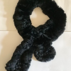 【美品！】ティペット　マフラー　ふわふわ柔らかマフラー　フェイクファー　ラビット風　黒　ブラック　首あったか　の画像