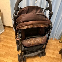 ブラウン ベビーカー 折りたたみ式 5点式ハーネスの画像