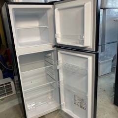 NO833🌈福岡市内配送設置無料✨🌈　MAXZEN 冷蔵庫 小型 2ドア ひとり暮らし 一人暮らし 138L コンパクト 右開き オフィス 単身 黒 ガンメタリック JR138ML01GM マクスゼン　2020年の画像