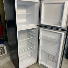 NO833🌈福岡市内配送設置無料✨🌈　MAXZEN 冷蔵庫 小型 2ドア ひとり暮らし 一人暮らし 138L コンパクト 右開き オフィス 単身 黒 ガンメタリック JR138ML01GM マクスゼン　2020年の画像