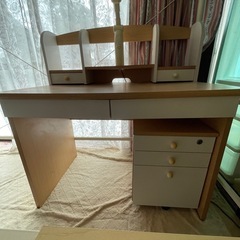 【取引き者決定】学習机  キャビネット ライト付きの画像