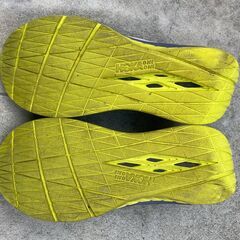 【美品】HOKA CARBON X-SPE 26.5cmの画像