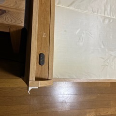 シングルベッドとマットレスの画像