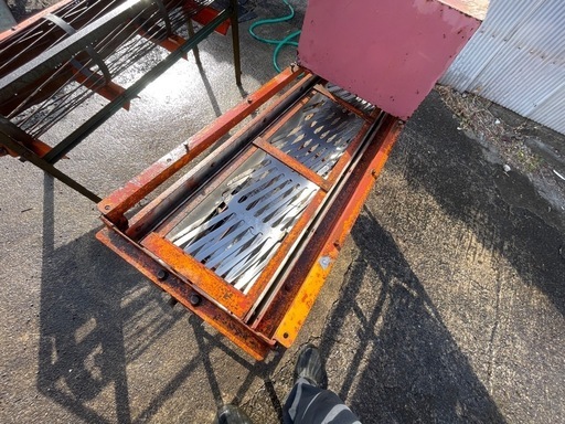 里芋毛羽取機　