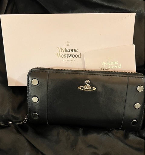 希少美品　VivienneWestwood 長財布スタッズ黒革