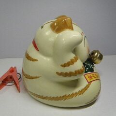 開運招福 かわいい両手招き猫2 貯金箱型 陶器製 中古品 取りに来ていただける方 受け渡し日時自由   の画像