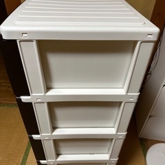 プラスチック製収納ボックス五段の画像