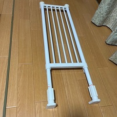 突っ張り棒ラック、棚の画像