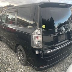 月々格安！自社ローン＆リースで乗れます💕表示の額は「頭金」です★保証人不要★車検2年付！トヨタ　ヴォクシーZS　人気の黒　両側パワスラ　フルセグナビ　Bカメラの画像