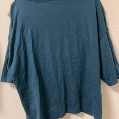 個性的トップスの画像